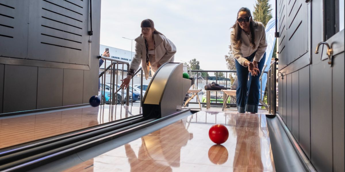 StrikeVan mobiele bowlingbaan op locatie
